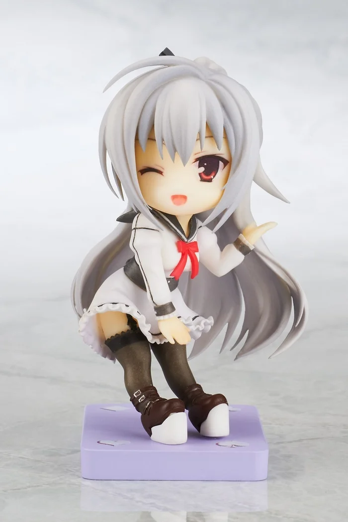Choco Sta Dracu-Riot! Erina Plegovna Aveen Figure & Smartphone Stand - Image 2