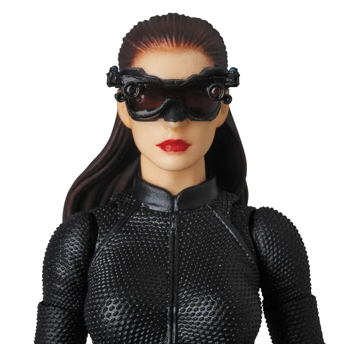 DC COMICS Mafex The Dark Knight Rises Selina Kyle Ver. 2.0 - Image 4
