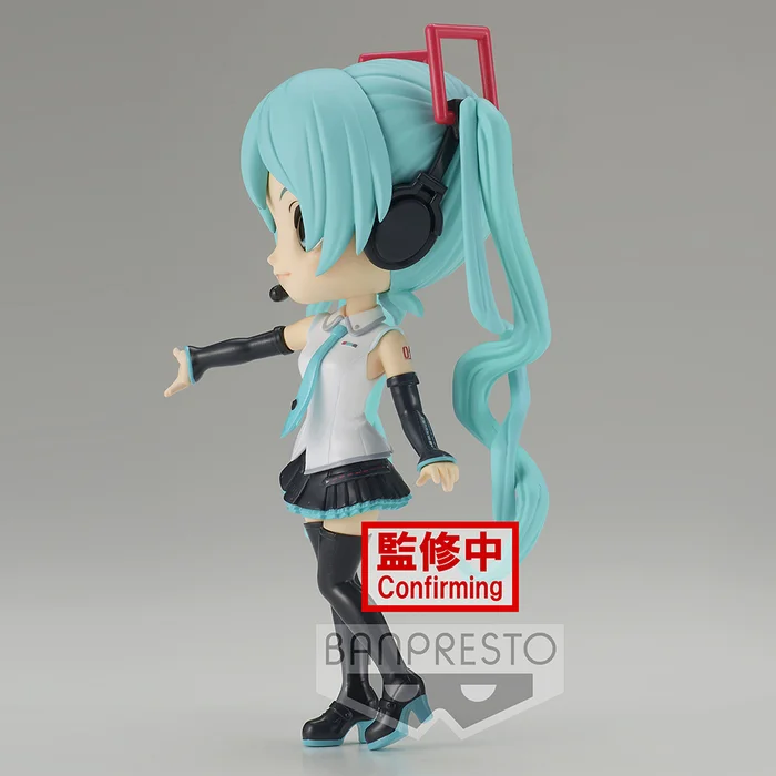 BANPRESTO Q Posket Hatsune Miku V4X Style - Image 4