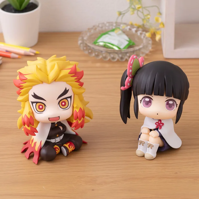 MegaHouse Look Up Series Demon Slayer: Kimetsu No Yaiba Kyojuro Rengoku & Kanao Tsuyuri W/ Bonus Cushion - Image 2