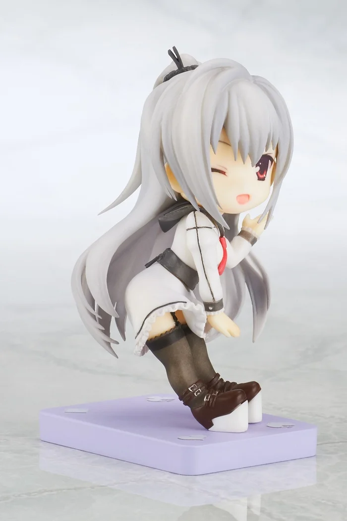 Choco Sta Dracu-Riot! Erina Plegovna Aveen Figure & Smartphone Stand - Image 4